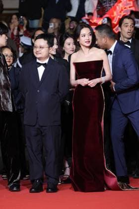 Internationale Filmfestspiele von Cannes, Kuang Ye Shi Dai - Resurrection Premiere J Montée des marches du film Résurrection lors du 78ème Festival International du Film de Cannes Gan Bi, Shu Qi Montée des marches du film Résurrection lors du 78ème Festival International du Film de Cannes, au Palais des Festivals à Cannes Le 22 mai 2025 Jacovides Moreau Bestimage Red carpet for the movie Resurrection during the 78th Cannes International Film Festival at the Palais des Festivals in Cannes, France On may 22th 2025 Cannes France  Copyright: xJACOVIDES-MOREAUx xBESTIMAGExJACOVIDES-MOREAUx xBESTIMAGEx
