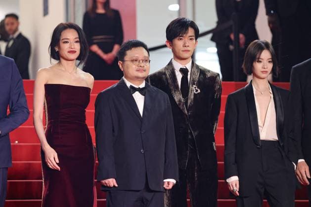 Internationale Filmfestspiele von Cannes, Kuang Ye Shi Dai - Resurrection Premiere J Montée des marches du film Résurrection lors du 78ème Festival International du Film de Cannes Shu Qi, Gan Bi, Jackson Yee, Gengxi Li Montée des marches du film Résurrection lors du 78ème Festival International du Film de Cannes, au Palais des Festivals à Cannes Le 22 mai 2025 Jacovides Moreau Bestimage Red carpet for the movie Resurrection during the 78th Cannes International Film Festival at the Palais des Festivals in Cannes, France On may 22th 2025 Cannes France  Copyright: xJACOVIDES-MOREAUx xBESTIMAGExJACOVIDES-MOREAUx xBESTIMAGEx