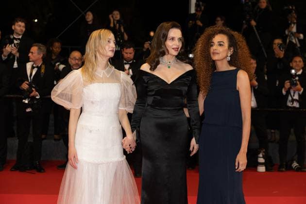 Internationale Filmfestspiele von Cannes, Kuang Ye Shi Dai - Resurrection Premiere B Montée des marches du film Résurrection lors du 78ème Festival International du Film de Cannes Alba Rohrwacher, Juliette Binoche, Leïla Slimani Montée des marches du film Résurrection lors du 78ème Festival International du Film de Cannes, au Palais des Festivals à Cannes Le 22 mai 2025 Jacovides Moreau Bestimage Red carpet for the movie Resurrection during the 78th Cannes International Film Festival at the Palais des Festivals in Cannes, France On may 22th 2025 Cannes France  Copyright: xOLIVIERxBORDEx xBESTIMAGExOLIVIERxBORDEx xBESTIMAGEx