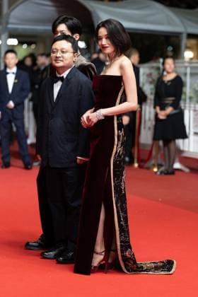 Internationale Filmfestspiele von Cannes, Kuang Ye Shi Dai - Resurrection Premiere B Montée des marches du film Résurrection lors du 78ème Festival International du Film de Cannes Jackson Yee, Gan Bi, Shu Qi Montée des marches du film Résurrection lors du 78ème Festival International du Film de Cannes, au Palais des Festivals à Cannes Le 22 mai 2025 Jacovides Moreau Bestimage Red carpet for the movie Resurrection during the 78th Cannes International Film Festival at the Palais des Festivals in Cannes, France On may 22th 2025 Cannes France  Copyright: xOLIVIERxBORDEx xBESTIMAGExOLIVIERxBORDEx xBESTIMAGEx