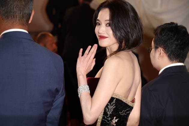 Internationale Filmfestspiele von Cannes, Kuang Ye Shi Dai - Resurrection Premiere Resurrection (RÃ surrection) Red Carpet at the 78th Annual Cannes Film Festival Shu Qi - Resurrection (RÃ surrection) Red Carpet at the 78th Annual Cannes Film Festival in Cannes, France on May 22, 2025.  Copyright: x Chassery+Courdjix