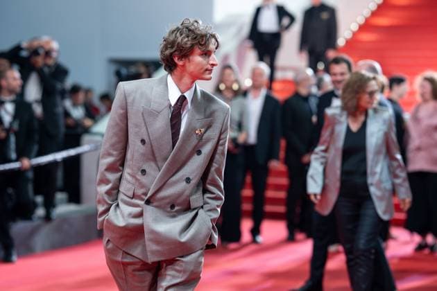 78eme Festival International du Film de Cannes Redescente des marches du film La venue de lavenir 78th International Cannes Film Festival Red carpet for La venue de lavenir movie 444966 2025 05 22 France Schneider, Vassili  Copyright: xEstellexCarlierx xStarfacex STAR_444966_006