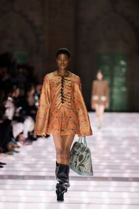 Louis Vuitton Cruise 2026 Runway - Avignon A model walks the runway during the Louis Vuitton Cruise 2026 fashion show at Palais des Papes ( Palace of the Popes ), in Avignon, France on May 22, 2025. Photo by Eliot Blondet ABACAPRESS.COM Avignon France France  Copyright: xBlondetxEliot ABACAx