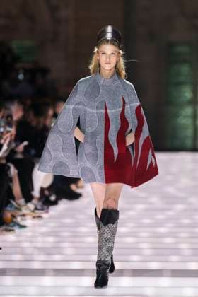 Louis Vuitton Cruise 2026 Runway - Avignon A model walks the runway during the Louis Vuitton Cruise 2026 fashion show at Palais des Papes ( Palace of the Popes ), in Avignon, France on May 22, 2025. Photo by Eliot Blondet ABACAPRESS.COM Avignon France France  Copyright: xBlondetxEliot ABACAx
