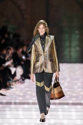 Louis Vuitton Cruise 2026 Runway - Avignon A model walks the runway during the Louis Vuitton Cruise 2026 fashion show at Palais des Papes ( Palace of the Popes ), in Avignon, France on May 22, 2025. Photo by Eliot Blondet ABACAPRESS.COM Avignon France France  Copyright: xBlondetxEliot ABACAx