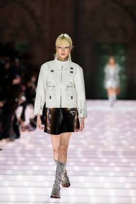 Louis Vuitton Cruise 2026 Runway - Avignon A model walks the runway during the Louis Vuitton Cruise 2026 fashion show at Palais des Papes ( Palace of the Popes ), in Avignon, France on May 22, 2025. Photo by Eliot Blondet ABACAPRESS.COM Avignon France France  Copyright: xBlondetxEliot ABACAx