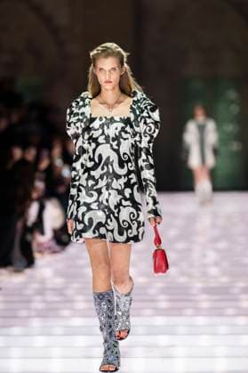 Louis Vuitton Cruise 2026 Runway - Avignon A model walks the runway during the Louis Vuitton Cruise 2026 fashion show at Palais des Papes ( Palace of the Popes ), in Avignon, France on May 22, 2025. Photo by Eliot Blondet ABACAPRESS.COM Avignon France France  Copyright: xBlondetxEliot ABACAx