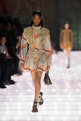 Louis Vuitton Cruise 2026 Runway - Avignon A model walks the runway during the Louis Vuitton Cruise 2026 fashion show at Palais des Papes ( Palace of the Popes ), in Avignon, France on May 22, 2025. Photo by Eliot Blondet ABACAPRESS.COM Avignon France France  Copyright: xBlondetxEliot ABACAx