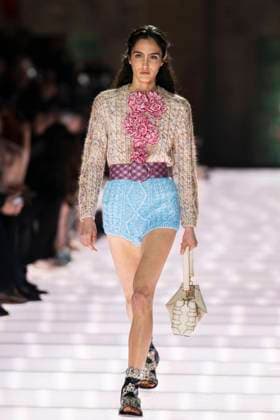 Louis Vuitton Cruise 2026 Runway - Avignon A model walks the runway during the Louis Vuitton Cruise 2026 fashion show at Palais des Papes ( Palace of the Popes ), in Avignon, France on May 22, 2025. Photo by Eliot Blondet ABACAPRESS.COM Avignon France France  Copyright: xBlondetxEliot ABACAx