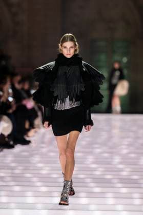Louis Vuitton Cruise 2026 Runway - Avignon A model walks the runway during the Louis Vuitton Cruise 2026 fashion show at Palais des Papes ( Palace of the Popes ), in Avignon, France on May 22, 2025. Photo by Eliot Blondet ABACAPRESS.COM Avignon France France  Copyright: xBlondetxEliot ABACAx