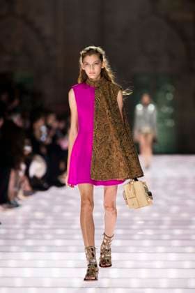 Louis Vuitton Cruise 2026 Runway - Avignon A model walks the runway during the Louis Vuitton Cruise 2026 fashion show at Palais des Papes ( Palace of the Popes ), in Avignon, France on May 22, 2025. Photo by Eliot Blondet ABACAPRESS.COM Avignon France France  Copyright: xBlondetxEliot ABACAx