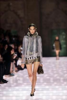 Louis Vuitton Cruise 2026 Runway - Avignon A model walks the runway during the Louis Vuitton Cruise 2026 fashion show at Palais des Papes ( Palace of the Popes ), in Avignon, France on May 22, 2025. Photo by Eliot Blondet ABACAPRESS.COM Avignon France France  Copyright: xBlondetxEliot ABACAx