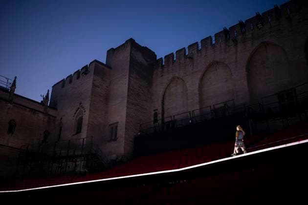 Louis Vuitton Cruise 2026 Runway - Avignon A model walks the runway during the Louis Vuitton Cruise 2026 fashion show at Palais des Papes ( Palace of the Popes ), in Avignon, France on May 22, 2025. Photo by Eliot Blondet ABACAPRESS.COM Avignon France France  Copyright: xBlondetxEliot ABACAx