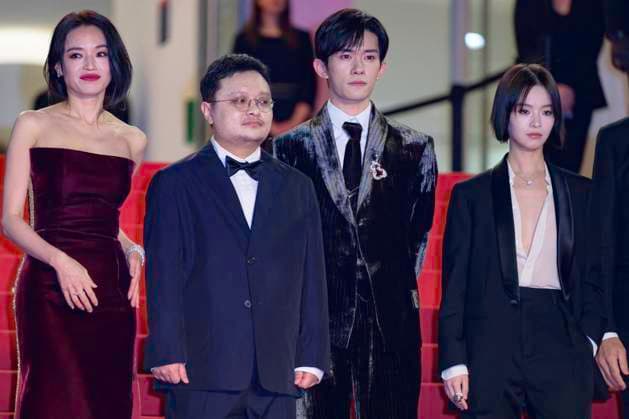 Internationale Filmfestspiele von Cannes, Kuang Ye Shi Dai - Resurrection Premiere Cannes Resurrection Red Carpet NG Yongzhong Chen, Gengxi Li, Jackson Yee, Gan Bi, Shu Qi, Jue Huang and Mark Chao attending the ‘‘Resurrection (Résurrection)’ Screening and Red Carpet at Palais Des Festivals in Cannes, France on May 23 2025 as part of the 78th Cannes Film Festival. Photo by Nicolas Genin ABACAPRESS.COM Cannes France  Copyright: xGeninxNicolas ABACAx