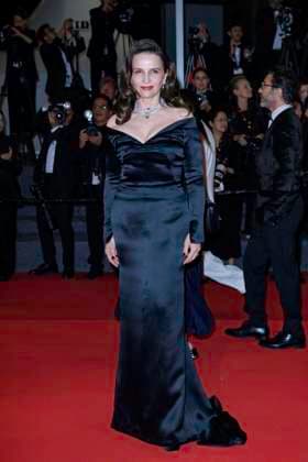 Internationale Filmfestspiele von Cannes, Kuang Ye Shi Dai - Resurrection Premiere Cannes Resurrection Red Carpet NG Juliette Binoche attending the ‘‘Resurrection (Résurrection)’ Screening and Red Carpet at Palais Des Festivals in Cannes, France on May 23 2025 as part of the 78th Cannes Film Festival. Photo by Nicolas Genin ABACAPRESS.COM Cannes France  Copyright: xGeninxNicolas ABACAx