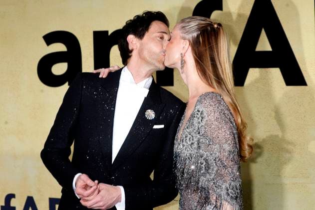 Adrien Brody and Georgina Chapman at the 31 amfAR Gala Cannes as part of the Festival de Cannes 2025 78 Cannes International Film Festival at the Hôtel du Cap Eden Roc Antibes, 22 05 2025 Foto:xD.xBedrosianx xFuturexImagex amfar_5702