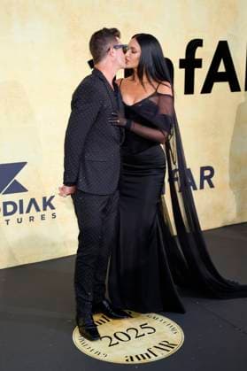Robin Thicke with partner April Love Geary at the 31 amfAR Gala Cannes as part of the Festival de Cannes 2025 78 Cannes International Film Festival at the Hôtel du Cap Eden Roc Antibes, 22 05 2025 Foto:xD.xBedrosianx xFuturexImagex amfar_5721