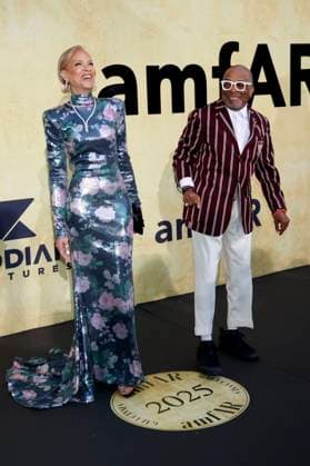Spike Lee with wife Tonya Lewis Lee at the 31 amfAR Gala Cannes as part of the Festival de Cannes 2025 78 Cannes International Film Festival at the Hôtel du Cap Eden Roc Antibes, 22 05 2025 Foto:xD.xBedrosianx xFuturexImagex amfar_5785