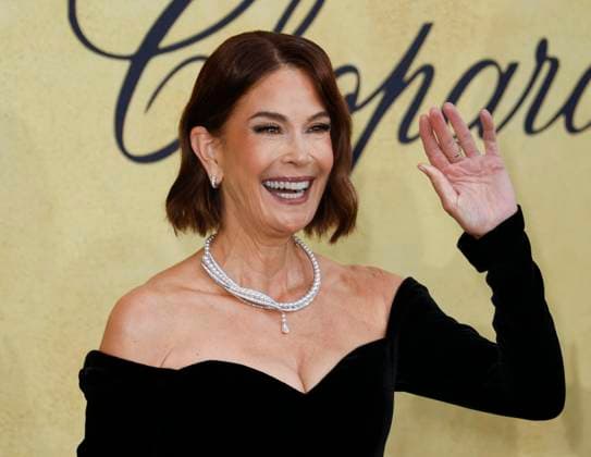 Antibes amfAR Gala Night red carpet MP Teri Hatcher attends the amfAR gala Cannes 2025 presented by Chopard at Hotel du Cap-Eden-Roc on May 22, 2025 in Cap d Antibes, France. Photo by Marco Piovanotto ABACAPRESS.COM  Copyright: xPiovanottoxMarco ABACAx