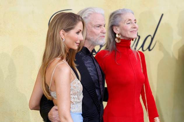 Anna Hiltrop, Hermann Bühlbecker and Eveline Hall at the 31 amfAR Gala Cannes as part of the Festival de Cannes 2025 78 Cannes International Film Festival at the HÃ tel du Cap Eden Roc Antibes, 22 05 2025 Foto:xD.xBedrosianx xFuturexImagex amfar_5905