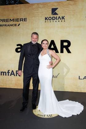 Festival de Cannes amfAR Gala Peter Hermann and Mariska Hargitay at the amfAR Gala during the 78 Cannes Film Festival at the Hotel du Cap Eden Roc in Antibes Copyright: xEventpressxKochanx