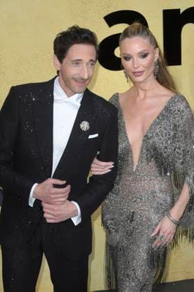 Adrien Brody and Georgina Chapman attend the amfAR Gala Cannes 2025 presented by Chopard at Hotel du Cap-Eden-Roc on Thursday, May 22, 2025 in Cap d Antibes, France.  CAN20250522223 RoccoxSpaziani