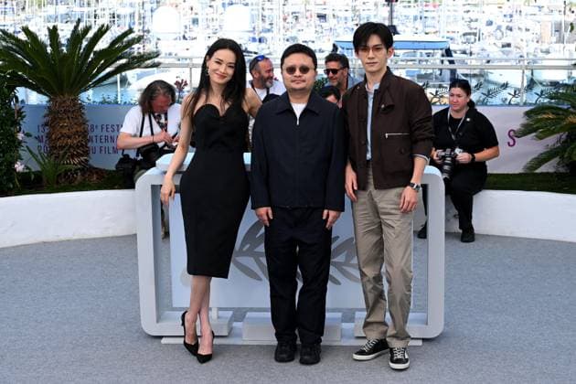 Internationale Filmfestspiele von Cannes, Kuang Ye Shi Dai - Resurrection Photocall Cannes Film Festival 2025 Cannes, May 13-24, 2025 78th Cannes Film Festival. Photocall film: Resurrection In the photo: Bi Gan, Jackson Lee, Shu Qi Cannes France  Copyright: xIPA ABACAx