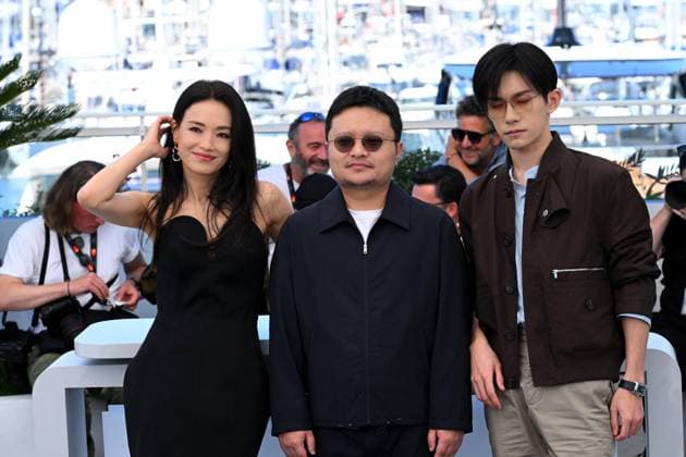 Internationale Filmfestspiele von Cannes, Kuang Ye Shi Dai - Resurrection Photocall Cannes Film Festival 2025 Cannes, May 13-24, 2025 78th Cannes Film Festival. Photocall film: Resurrection In the photo: Bi Gan, Jackson Lee, Shu Qi Cannes France  Copyright: xIPA ABACAx