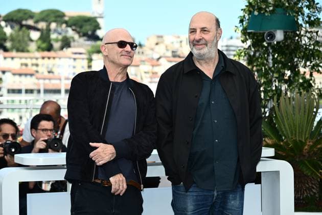 CINEMA : 78eme Festival de Cannes - Photocall - 23 05 2025 CANNES, FRANCE : BRUNO LEVY, CEDRIC KLAPISCH lors du photocall de Â« LA VENUE DE L™AVENIR Â» (COLOURS OF TIME) Hors CompÃ tition au 78eme Festival de Cannes au Palais des Festivals le 23 mai 2025 Ã Cannes, France. CannesFrance  Copyright: xValentinaxClaretx