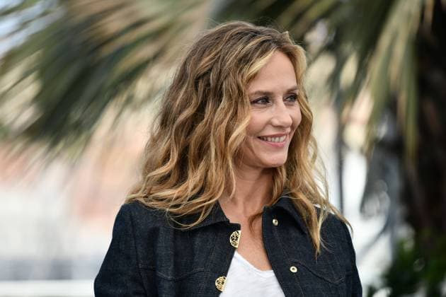 CINEMA : 78eme Festival de Cannes - Photocall - 23 05 2025 CANNES, FRANCE : CECILE DE FRANCE lors du photocall de Â« LA VENUE DE L™AVENIR Â» (COLOURS OF TIME) Hors CompÃ tition au 78eme Festival de Cannes au Palais des Festivals le 23 mai 2025 Ã Cannes, France. CannesFrance  Copyright: xValentinaxClaretx