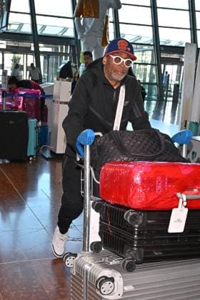 Cannes Spike Lee At Nice Airport JR Spike Lee arriving at Nice airport ahead 78th Cannes Film Festival in Nice, France on May, 23, 2025. Photo by Julien Reynaud APS-Medias ABACAPRESS.COM Nice France  Copyright: xReynaudxJulien APS-Medias ABACAx