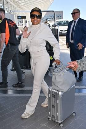 Cannes Taraji P Henson At Nice Airport JR Taraji P. Henson arriving at Nice airport ahead 78th Cannes Film Festival in Nice, France on May, 23, 2025. Photo by Julien Reynaud APS-Medias ABACAPRESS.COM Nice France  Copyright: xReynaudxJulien APS-Medias ABACAx