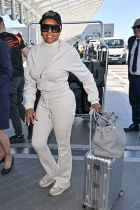 Cannes Taraji P Henson At Nice Airport JR Taraji P. Henson arriving at Nice airport ahead 78th Cannes Film Festival in Nice, France on May, 23, 2025. Photo by Julien Reynaud APS-Medias ABACAPRESS.COM Nice France  Copyright: xReynaudxJulien APS-Medias ABACAx