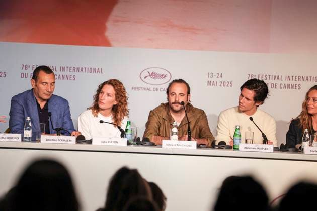 78eme Festival International du Film de Cannes Press conference for the film La venue de lavenir 78th Cannes International Film Festival Press conference for the film The Coming of the Future 445009 2025 05 23 Cannes France Wapler, Abraham Piaton, Julia Macaigne, Vincent Soualem, Zinedine  Copyright: xIvankaxVoisinx xStarfacex STAR_445009_021