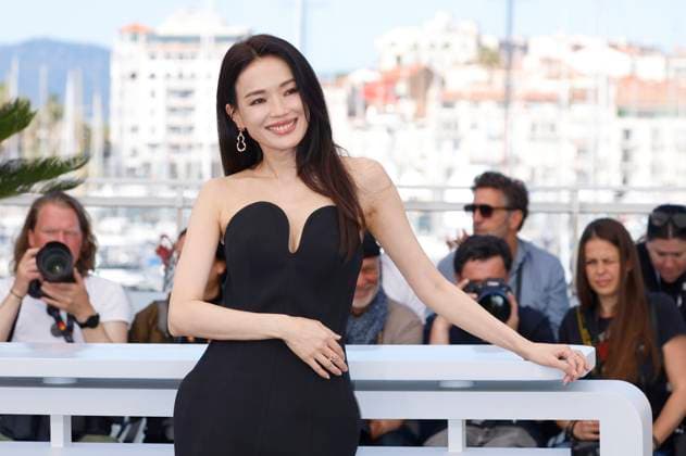 Shu Qi at the photocall for the feature film Kuang ye shi dai Resurrection at the Festival de Cannes 2025 78 Cannes International Film Festival at the Palais des Festivals Cannes, 23 05 2025 Foto:xD.xBedrosianx xFuturexImagex resurrection_5538