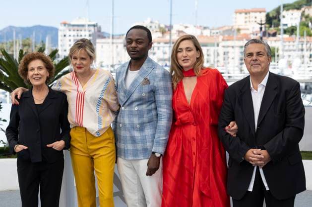 Photocall of the jury of Golden Eye LOeil dOr at the 78th Cannes International Film Festival Carmen Castillo, Juliette Favreuil, Marc Zinga, Julie Gayet, Frédéric Maire Photocall of the jury of Golden Eye LOeil dOr at the 78th Cannes International Film Festival, May 23, 2025 Jacovides Moreau Bestimage Photocall of the jury of Golden Eye LOeil dOr at the 78th Cannes International Film Festival Cannes France  Copyright: xJACOVIDES-MOREAUx xBESTIMAGExJACOVIDES-MOREAUx xBESTIMAGEx