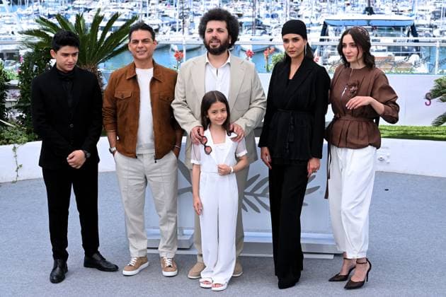 Cannes, France: Cannes, 78th Cannes Film Festival 2025, Photocall film: Zan O Bacheh (Woman And Child) Pictured: Payman Maadi, Arshida Dorostkar, Sinan Mohebi, Parinaz Izadyar, Soha Niasti Cannes France  - ZUMAp169 20250523_zea_p169_145 Copyright: xTerenghi Ipax