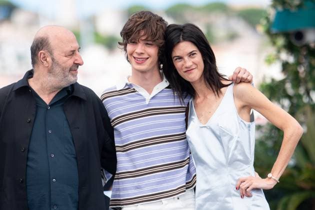 78eme Festival International du Film de Cannes Photocall du film La venue de lavenir 78th International Cannes Film Festival Photocall with cast of La venue de lavenir movie 445004 2025 05 23 Cannes France Lindon, Suzanne Klapisch, Cédric Kircher, Paul  Copyright: xEstellexCarlierx xStarfacex STAR_445004_011
