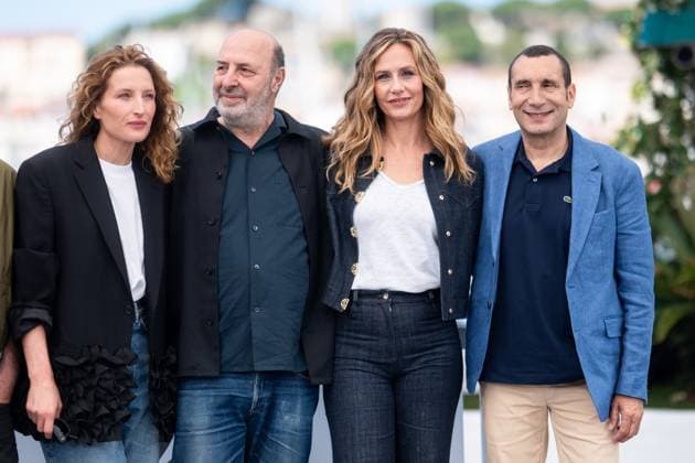 78eme Festival International du Film de Cannes Photocall du film La venue de lavenir 78th International Cannes Film Festival Photocall with cast of La venue de lavenir movie 445004 2025 05 23 Cannes France De France, Cécile Piaton, Julia Soualem, Zinedine Klapisch, Cédric  Copyright: xEstellexCarlierx xStarfacex STAR_445004_024