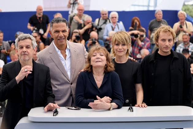Photocall du film Moi Qui T Aimais lors du 78ème Festival International du Film de Cannes Thierry De Peretti, Roschdy Zem, Diane Kurys, Marina Foïs et Sacha Sperling au Photocall du film Moi Qui T Aimais lors du 78ème Festival International du Film de Cannes, le 23 mai 2025 Jacovides Moreau Bestimage Photocall for Moi Qui T Aimais at the 78th Cannes International Film Festival, le 23 mai 2025 Cannes France  Copyright: xJACOVIDES-MOREAUx xBESTIMAGExJACOVIDES-MOREAUx xBESTIMAGEx