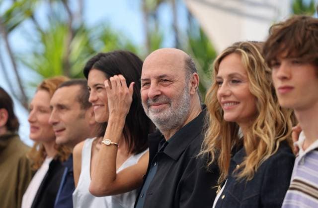 Photocall du film La Venue de lAvenir lors du 78ème Festival International du Film de Cannes Julia Piaton, Zinedine Soualem, Suzanne Lindon, Cédric Klapisch, Cécile de France et Paul Kircher au photocall du film La Venue de lAvenir lors du 78ème Festival International du Film de Cannes, Fr23 mai 2025 Jacovides Moreau Bestimage Colours of Time Photocall at the 78th Cannes International Film Festival, on May 23, 2025 Cannes France  Copyright: xJACOVIDES-MOREAUx xBESTIMAGExJACOVIDES-MOREAUx xBESTIMAGEx