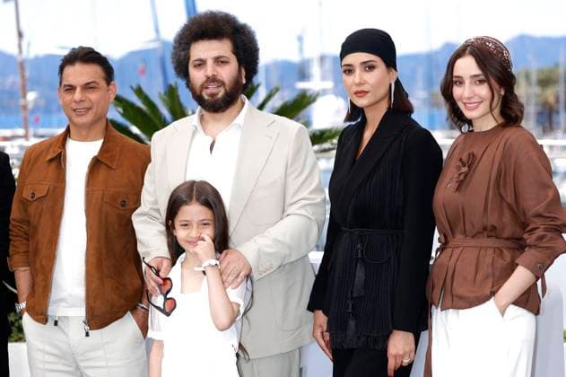 Payman Maadi, Saeed Roustaee, Arshida Dorostkar, Parinaz Izadyar and Soha Niasti at the photocall for the feature film Zan va bache Woman and Child at the Festival de Cannes 2025 78 Cannes International Film Festival at the Palais des Festivals Cannes, 23 05 2025 Foto:xD.xBedrosianx xFuturexImagex woman_5501