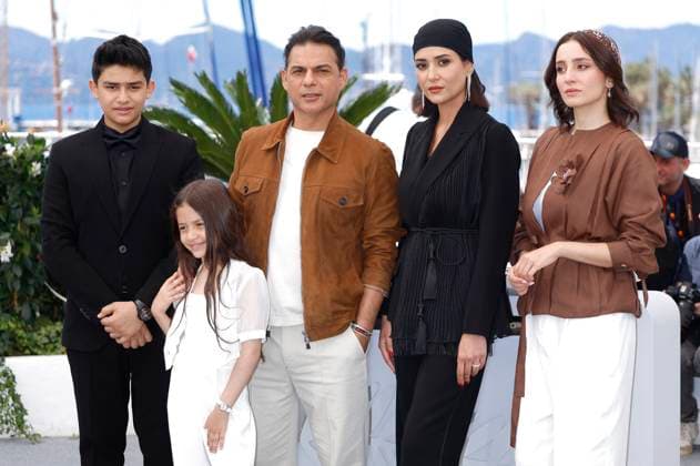 Sinan Mohebi, Arshida Dorostkar, Payman Maadi, Parinaz Izadyar, Soha Niasti at the photocall for the feature film Zan va bache Woman and Child at the Festival de Cannes 2025 78 Cannes International Film Festival at the Palais des Festivals Cannes, 23 05 2025 Foto:xD.xBedrosianx xFuturexImagex woman_5504