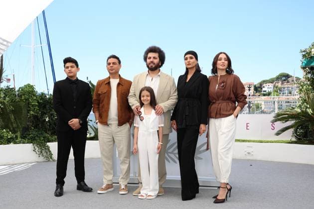 Zan O Bacheh (Woman And Child) Photocall at the 78th Annual Cannes Film Festival Sinan Mohebi, Arshida Dorostkar, Payman Maadi, Parinaz Izadyar and Soha Niasti - Zan O Bacheh (Woman And Child) Photocall at the 78th Annual Cannes Film Festival in Cannes, France on May 23, 2025.  Copyright: x Chassery+Courdjix