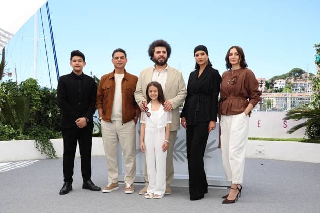Zan O Bacheh (Woman And Child) Photocall at the 78th Annual Cannes Film Festival Sinan Mohebi, Arshida Dorostkar, Payman Maadi, Parinaz Izadyar and Soha Niasti - Zan O Bacheh (Woman And Child) Photocall at the 78th Annual Cannes Film Festival in Cannes, France on May 23, 2025.  Copyright: x Chassery+Courdjix