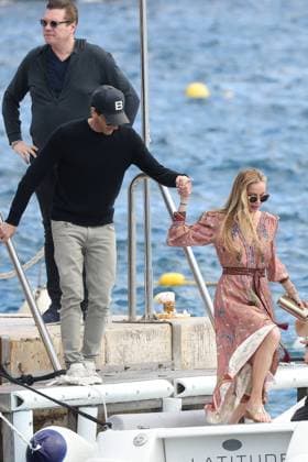 Cannes - Adrien Brody and Georgina Chapman At Eden Roc Adrien Brody and his girlfriend Georgina Chapman leave Eden Roc hotel, in Cap d Antibes, France on May 23, 2025, during Cannes Film Festival. Photo by ABACAPRESS.COM Cap d Antibes France  Copyright: xABACAx