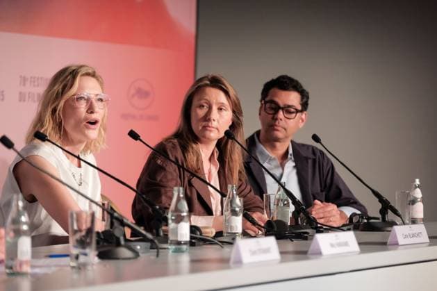 78eme Festival International du Film de Cannes The 78th Annual Cannes Film Festival The Displacement Film Fund Press Conference 445029 2025 05 23 Cannes France Blanchett, Cate Er Gorbach, Maryna Roy, Rajendra  Copyright: xFranckxBoutonnetx xStarfacex STAR_445029_039