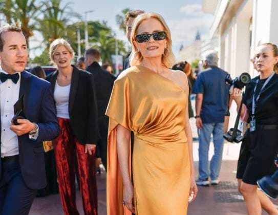 Cannes Isabella Ferrari leaves Hotel Martinez MP Isabella Ferrari leaves Hotel Martinez to attend an official screening ahead the 78th annual Cannes Film Festival on May 23, 2025 in Cannes, France. Photo by Marco Piovanotto ABACAPRESS.COM Cannes France  Copyright: xPiovanottoxMarco ABACAx