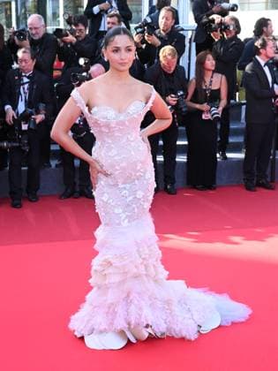 Cannes, 78th Cannes Film Festival 2025 - Evening 11 - Red Carpet of the film THE MASTERMIND Cannes, 78th Cannes Film Festival 2025 - Evening 11 - Red Carpet of the film THE MASTERMIND In the photo: Alia Bhatt Cannes France  Copyright: xIPA ABACAx