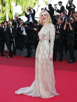 Cannes, Italy: Cannes, 78th Cannes Film Festival 2025 - Evening 11 - Red Carpet of the Film THE MASTERMIND In the photo Elle Fanning Cannes Italy  - ZUMAp169 20250523_zea_p169_481 Copyright: xSimonexComix